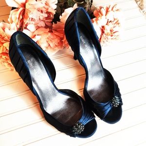 Nine West navy satin pumps, size 9.